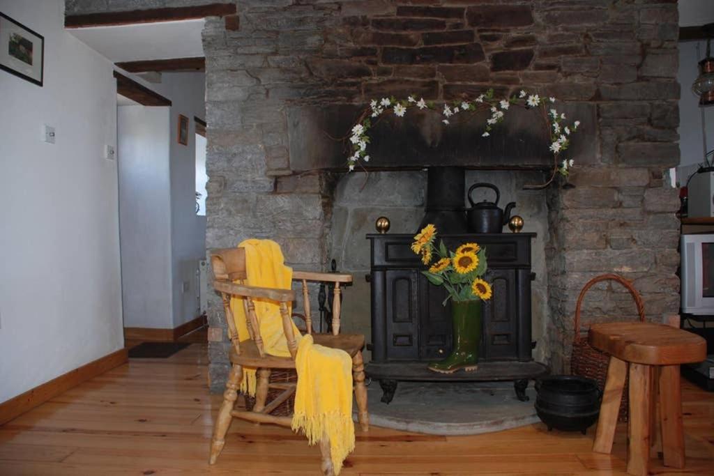 Red Stonecutters Cottage, Doolin Carrowauff Ngoại thất bức ảnh