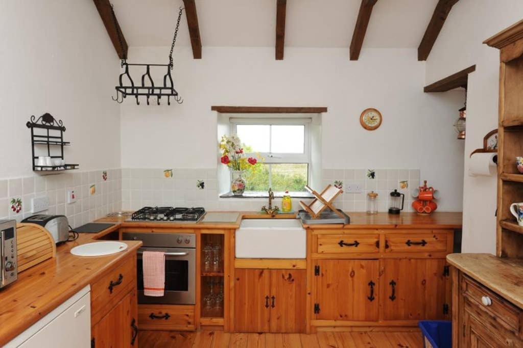 Red Stonecutters Cottage, Doolin Carrowauff Ngoại thất bức ảnh