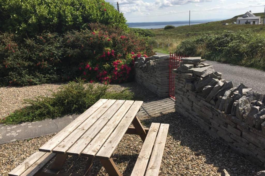 Red Stonecutters Cottage, Doolin Carrowauff Ngoại thất bức ảnh