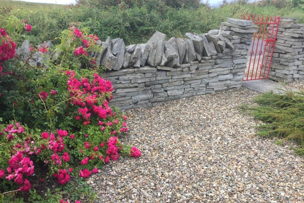 Red Stonecutters Cottage, Doolin Carrowauff Ngoại thất bức ảnh